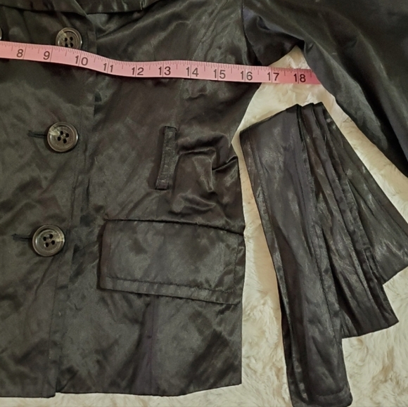 BCBGMaxAzria black satiny cinch jacket top wrap dramatic neckline Small EUC - Picture 10 of 11
